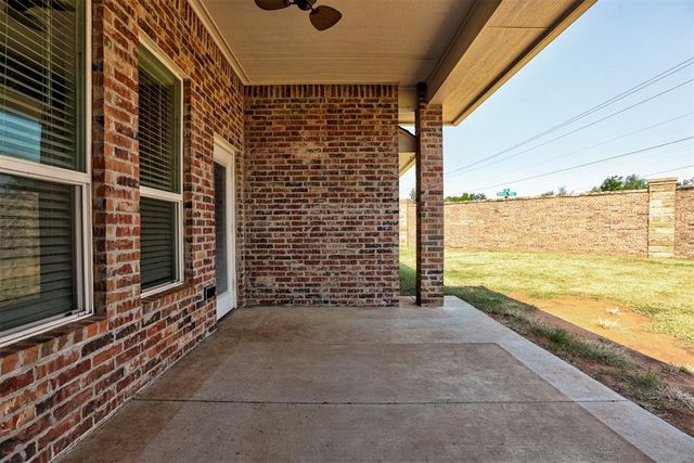 12013 SW 45th Terrace, Mustang, OK 73064