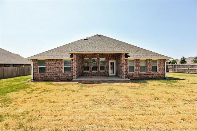 12013 SW 45th Terrace, Mustang, OK 73064