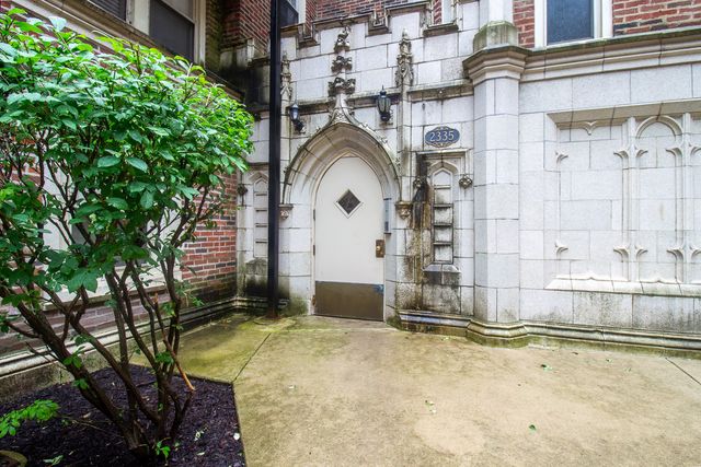 2335 E 70th Place 205, Chicago, IL 60649