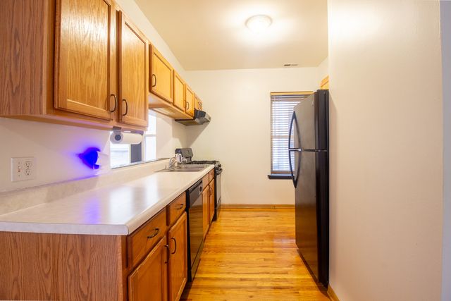 2335 E 70th Place 205, Chicago, IL 60649