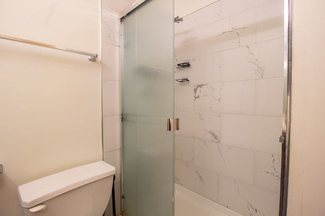 2335 E 70th Place 205, Chicago, IL 60649