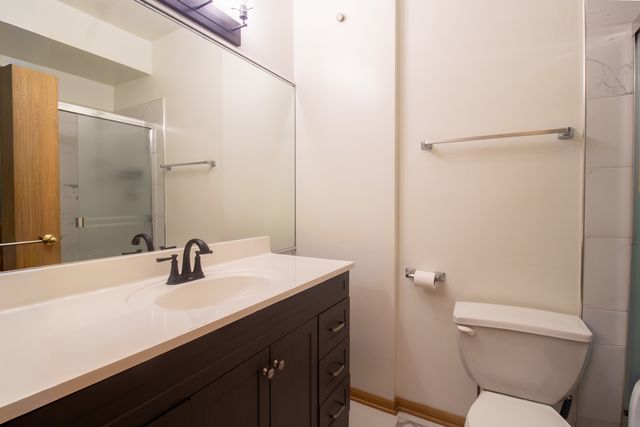 2335 E 70th Place 205, Chicago, IL 60649