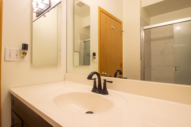 2335 E 70th Place 205, Chicago, IL 60649