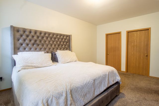 2335 E 70th Place 205, Chicago, IL 60649