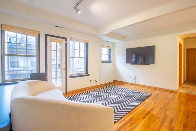 2335 E 70th Place 205, Chicago, IL 60649