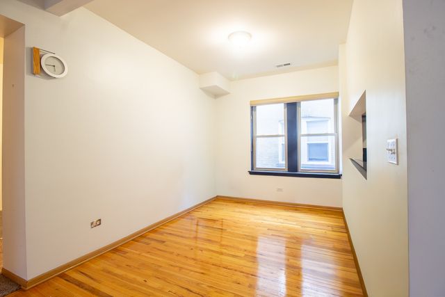 2335 E 70th Place 205, Chicago, IL 60649