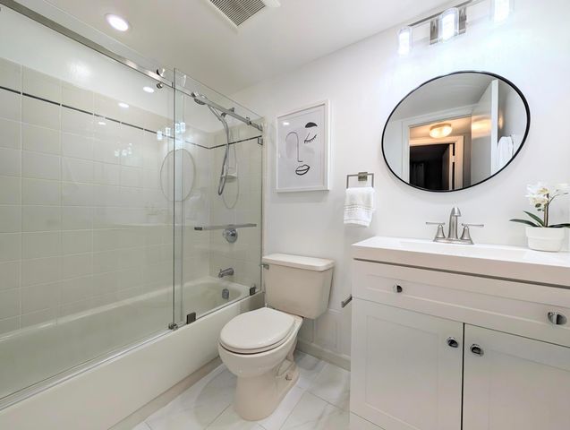 8021 Sunrise Lakes Drive N 203, Sunrise, FL 33322