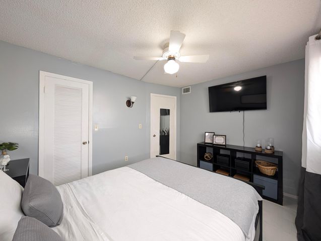 8021 Sunrise Lakes Drive N 203, Sunrise, FL 33322