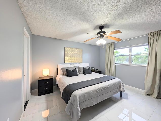 8021 Sunrise Lakes Drive N 203, Sunrise, FL 33322