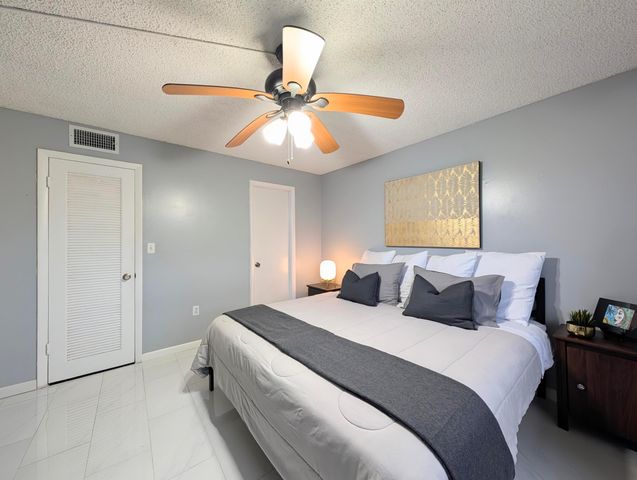 8021 Sunrise Lakes Drive N 203, Sunrise, FL 33322