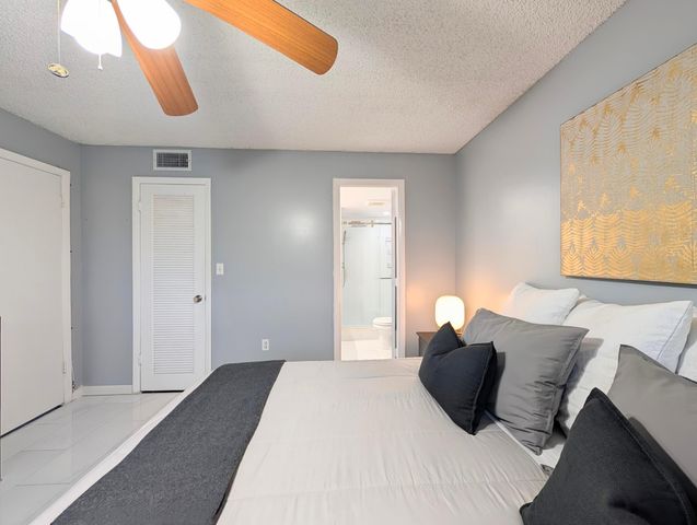 8021 Sunrise Lakes Drive N 203, Sunrise, FL 33322