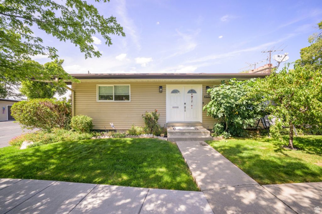 4533 S TANGLEWOOD DR, Holladay, UT 84117 — photo 2