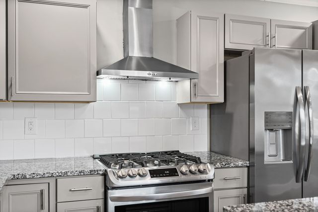 1690 Valley Rd, Clarksville, TN 37043