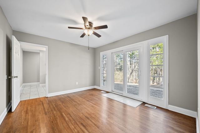 1690 Valley Rd, Clarksville, TN 37043