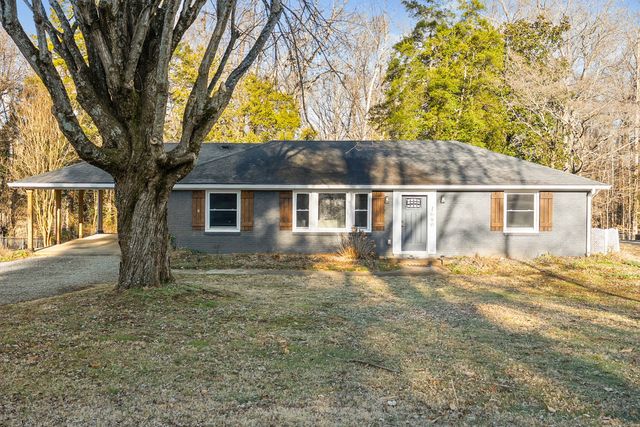 1690 Valley Rd, Clarksville, TN 37043