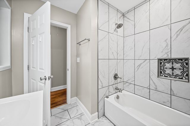 1690 Valley Rd, Clarksville, TN 37043