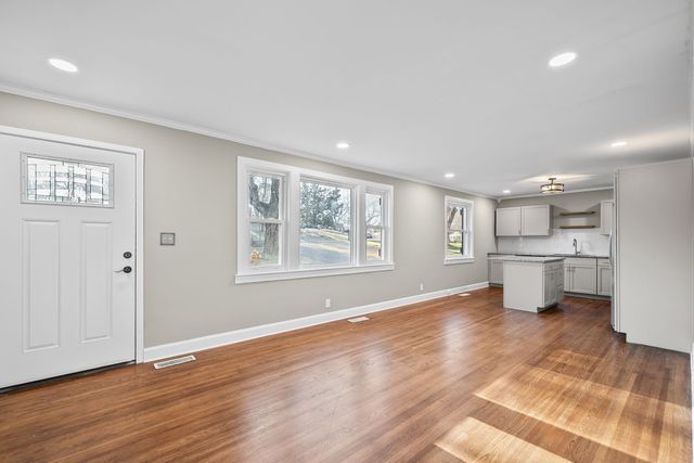 1690 Valley Rd, Clarksville, TN 37043