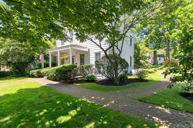 4 Parkview Terrace 1, Huntington, NY 11743