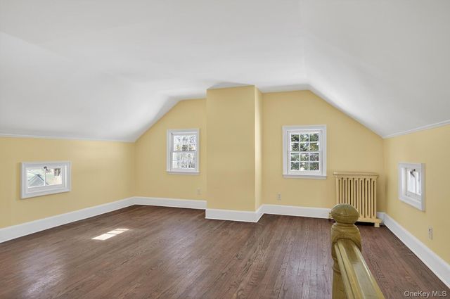 4 Parkview Terrace 1, Huntington, NY 11743