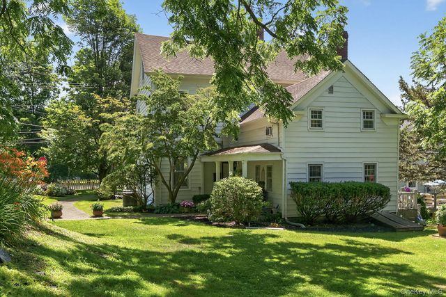 4 Parkview Terrace 1, Huntington, NY 11743