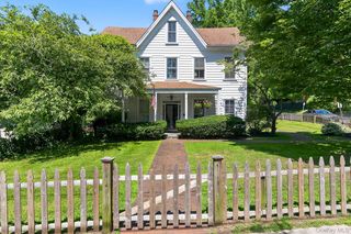 4 Parkview Terrace 1, Huntington, NY 11743