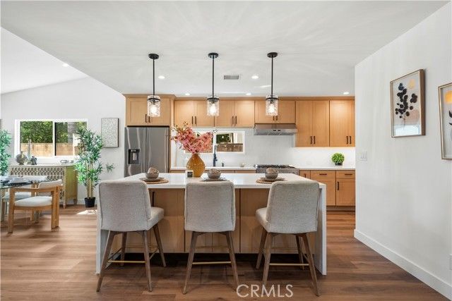 6902 Lasaine Avenue, Los Angeles, CA 91406