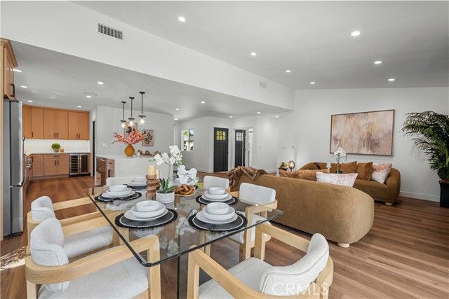 6902 Lasaine Avenue, Los Angeles, CA 91406