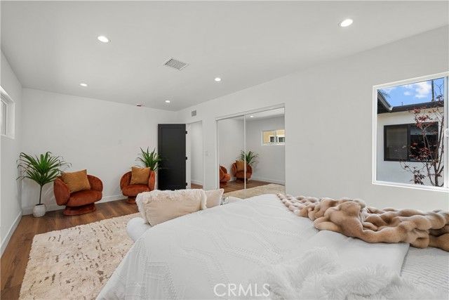 6902 Lasaine Avenue, Los Angeles, CA 91406