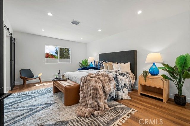 6902 Lasaine Avenue, Los Angeles, CA 91406