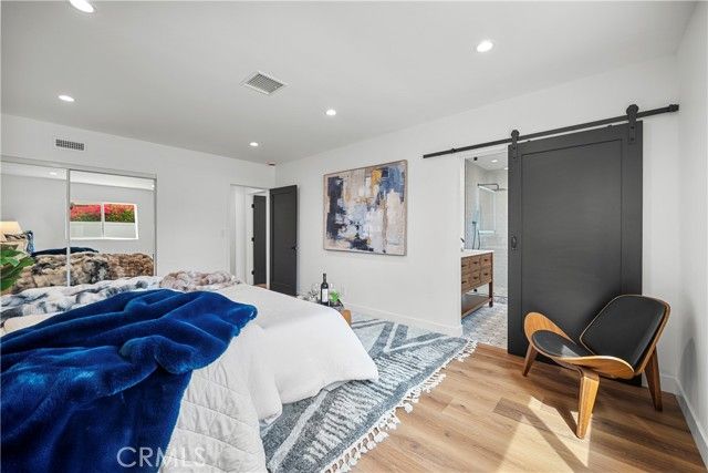 6902 Lasaine Avenue, Los Angeles, CA 91406