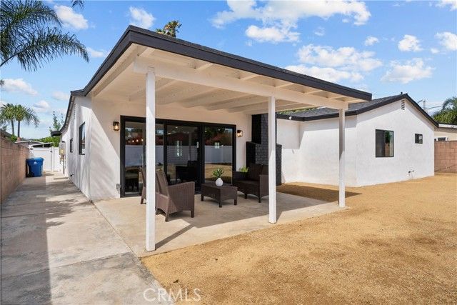 6902 Lasaine Avenue, Los Angeles, CA 91406