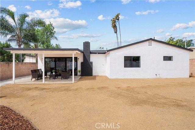 6902 Lasaine Avenue, Los Angeles, CA 91406