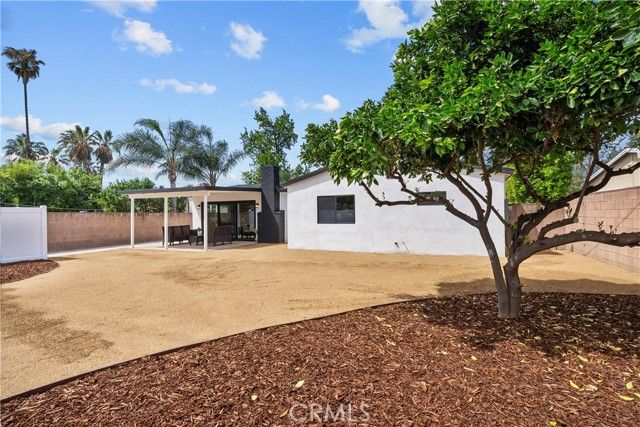 6902 Lasaine Avenue, Los Angeles, CA 91406