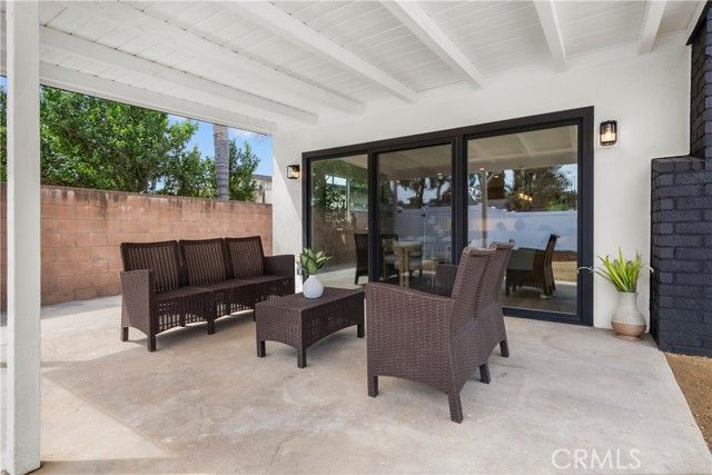 6902 Lasaine Avenue, Los Angeles, CA 91406