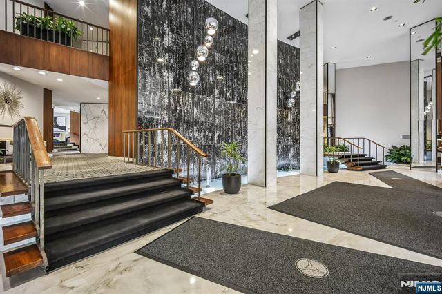 1 Claridge Drive 726, Verona, NJ 07044