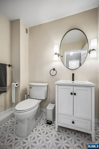 1 Claridge Drive 726, Verona, NJ 07044