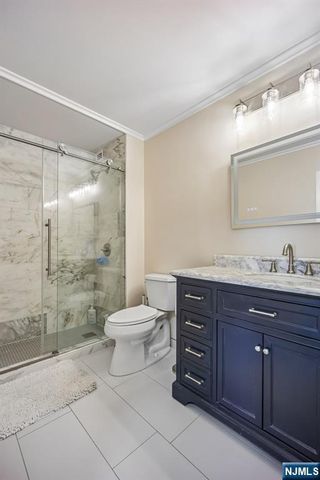 1 Claridge Drive 726, Verona, NJ 07044