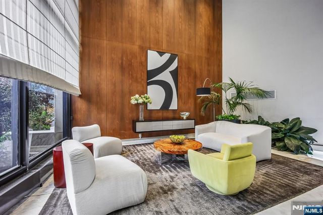 1 Claridge Drive 726, Verona, NJ 07044