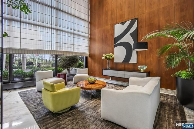 1 Claridge Drive 726, Verona, NJ 07044