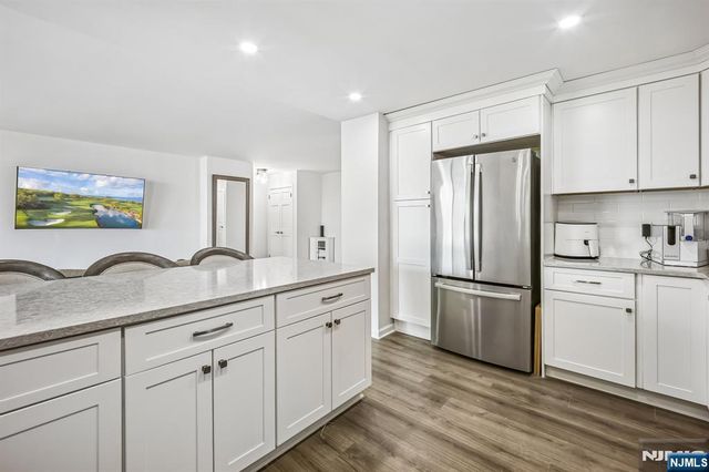 1 Claridge Drive 726, Verona, NJ 07044