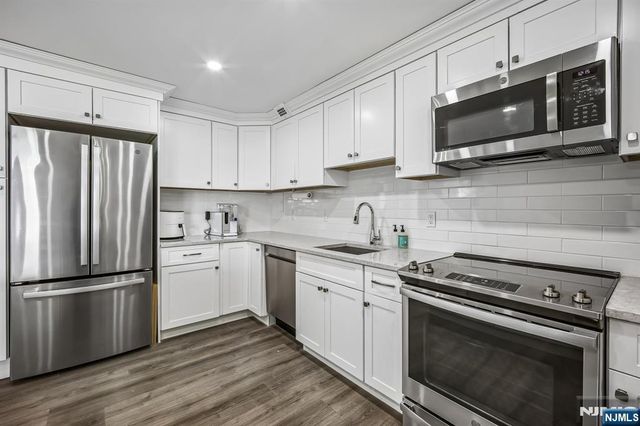 1 Claridge Drive 726, Verona, NJ 07044