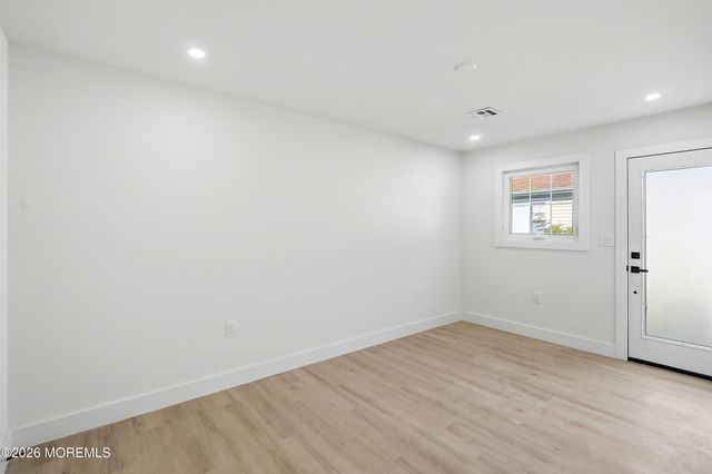 4 Pebble Beach Court, Toms River, NJ 08757
