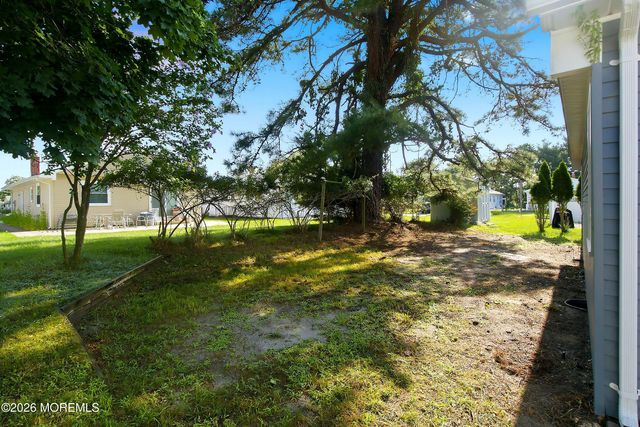 4 Pebble Beach Court, Toms River, NJ 08757