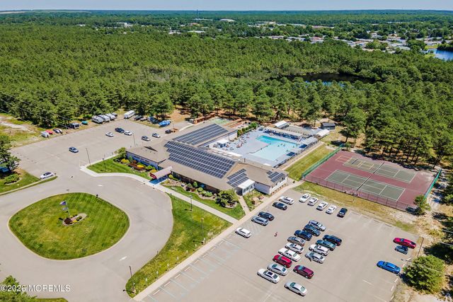 4 Pebble Beach Court, Toms River, NJ 08757