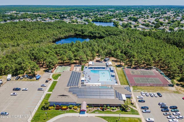 4 Pebble Beach Court, Toms River, NJ 08757