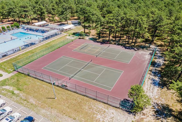 4 Pebble Beach Court, Toms River, NJ 08757