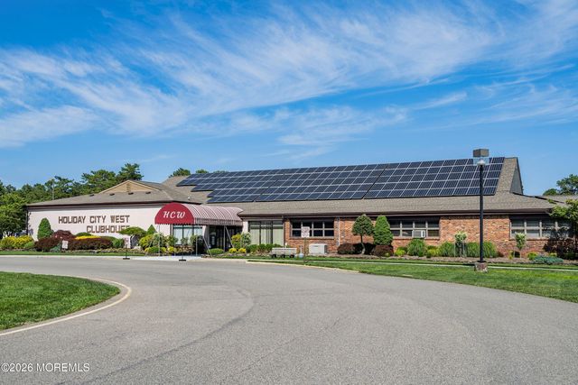 4 Pebble Beach Court, Toms River, NJ 08757