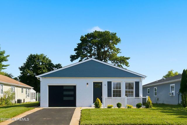 4 Pebble Beach Court, Toms River, NJ 08757