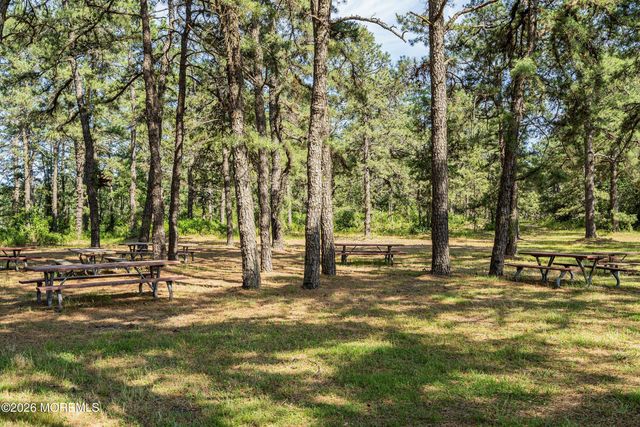 4 Pebble Beach Court, Toms River, NJ 08757