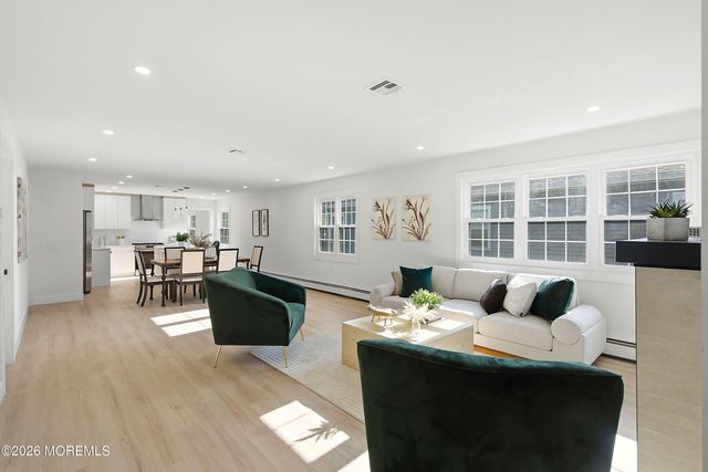 4 Pebble Beach Court, Toms River, NJ 08757